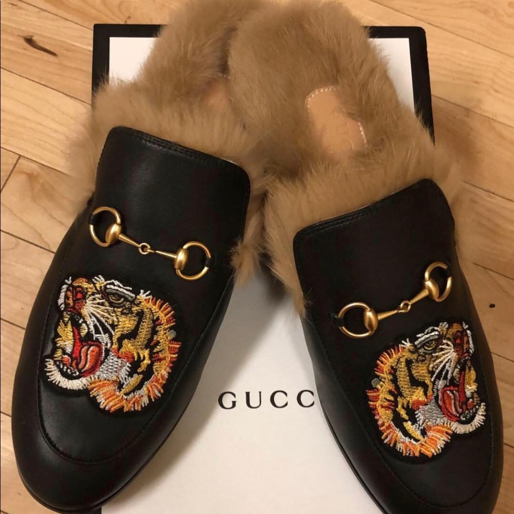 Gucci men loafers with the Fur